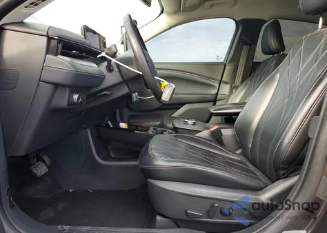 2022 Ford Mustang Mach-E Select z USA, uszkodzony, nr VIN 3FMTK1SS3NMA17435